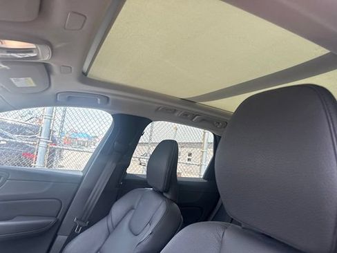 Used 2023 Volvo XC60 B5 Plus w/ Climate Package AWD/4WD image 22