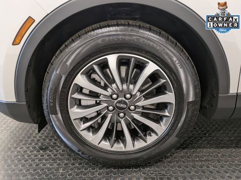 Used 2023 Lincoln Nautilus AWD w/ Premium Package image 7