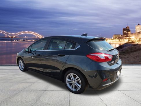 Used 2017 Chevrolet Cruze LT image 3