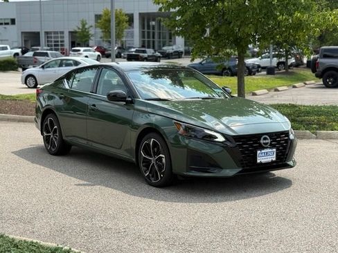 New 2026 Nissan Altima 2.5 SR AWD/4WD image 3
