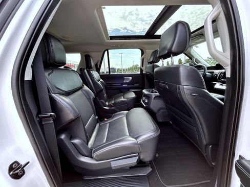 Used 2025 Ford Expedition Max Platinum AWD/4WD image 18
