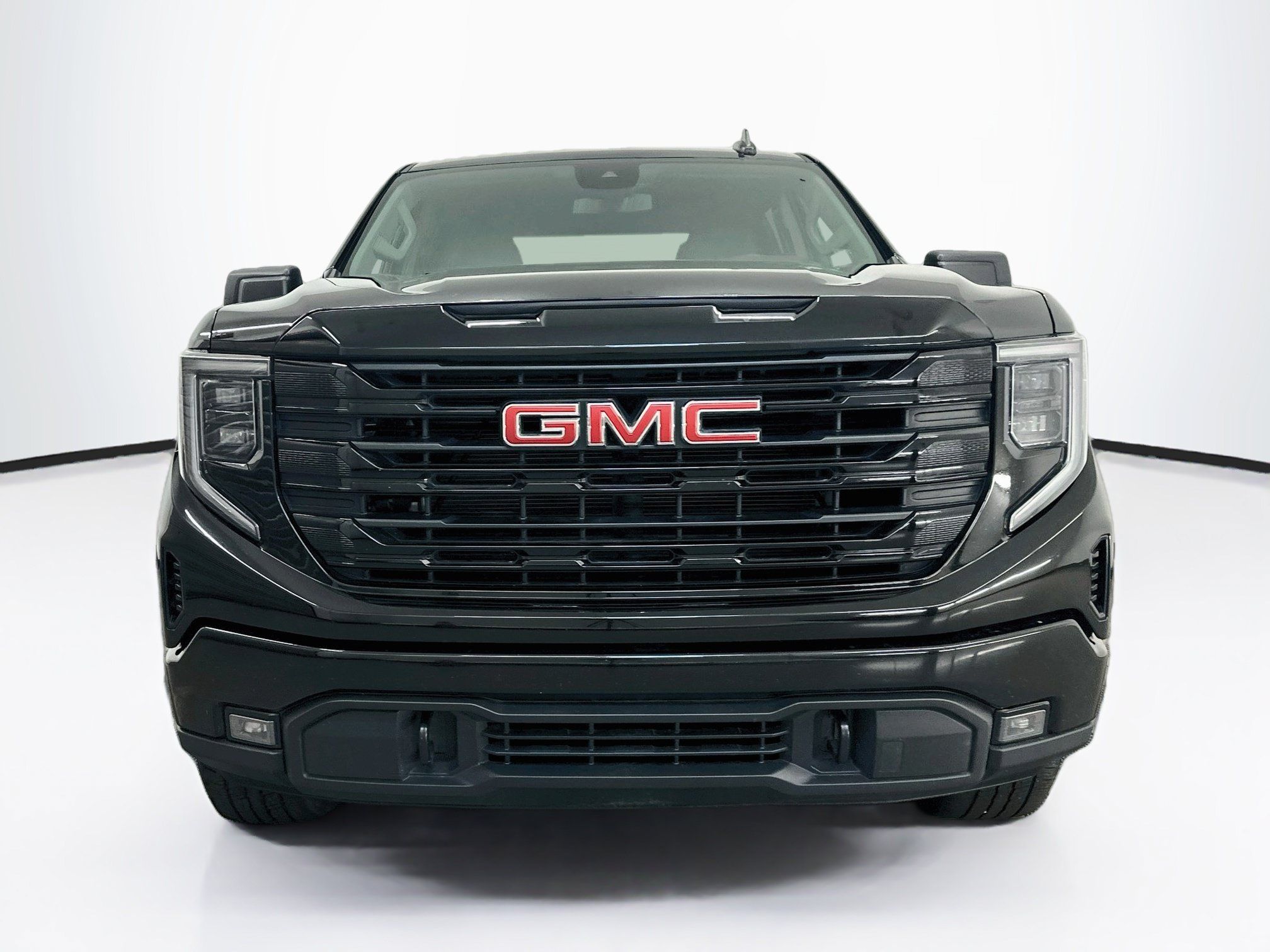 Used 2024 GMC Sierra 1500 Elevation AWD/4WD image 2