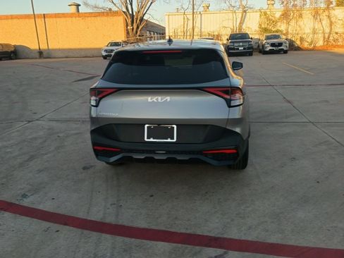 Used 2024 Kia Sportage LX image 10