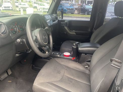 Used 2015 Jeep Wrangler Sport AWD/4WD image 5