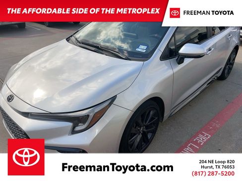 Used 2025 Toyota Corolla SE FWD image 1