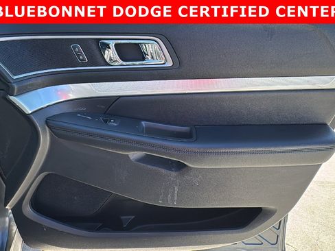 Used 2017 Ford Explorer XLT w/ Equipment Group 201A image 29