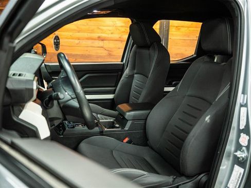 Used 2024 Toyota Tacoma TRD Off-Road image 9