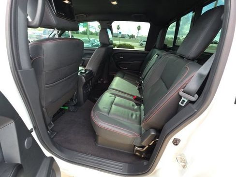 Used 2023 Nissan Titan PRO-4X w/ Pro-4x Convenience Package AWD/4WD image 23