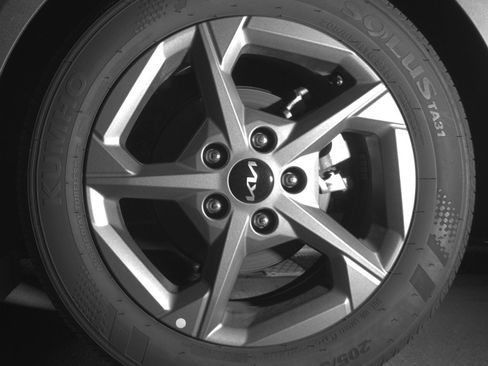 Used 2025 Kia K4 LXS image 14