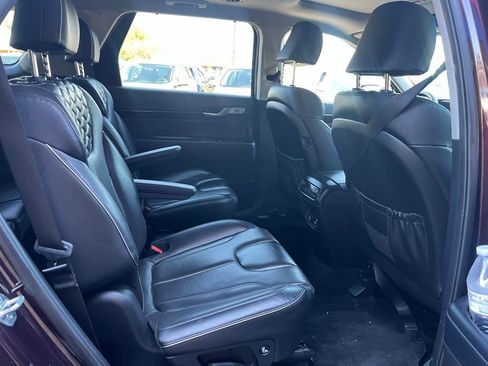 Used 2021 Hyundai Palisade Limited w/ Cargo Package image 4
