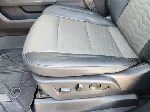 Used 2025 Chevrolet Silverado 2500 ZR2 w/ Technology Package image 27