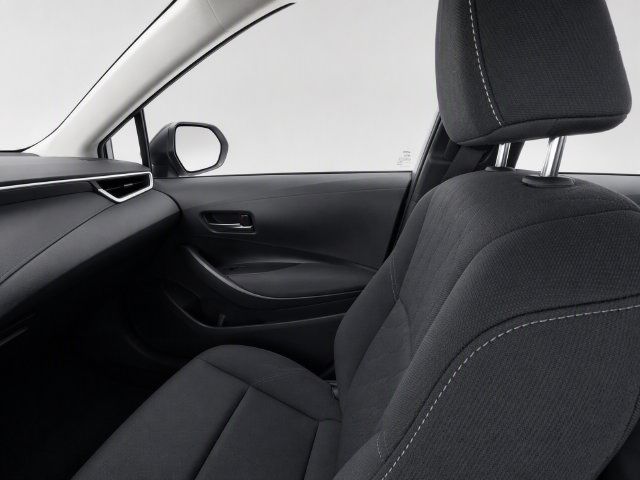 Used 2025 Toyota Corolla LE w/ Convenience Package FWD image 15
