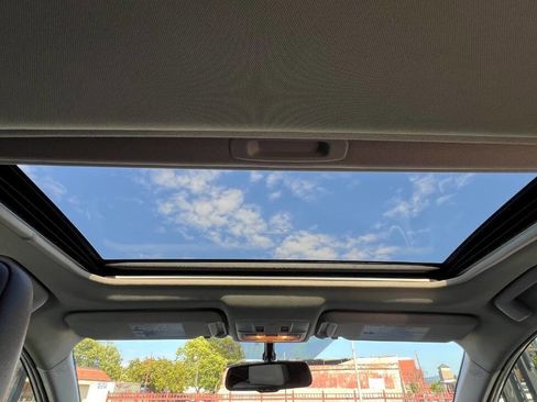 Used 2015 Toyota RAV4 Limited FWD image 17