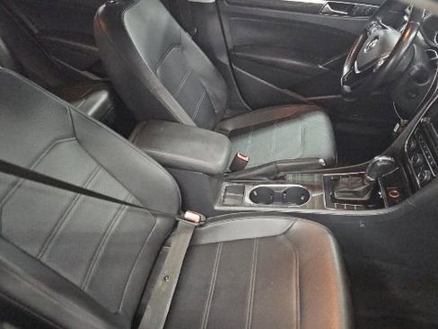 Used 2018 Volkswagen Passat 2.0T SE image 8