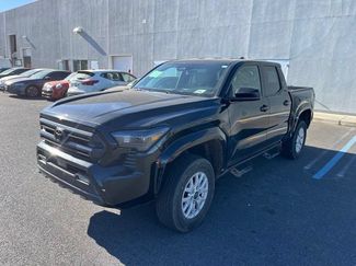 Used 2025 Toyota Tacoma SR5 w/ SR5 Upgrade Package AWD/4WD video 1