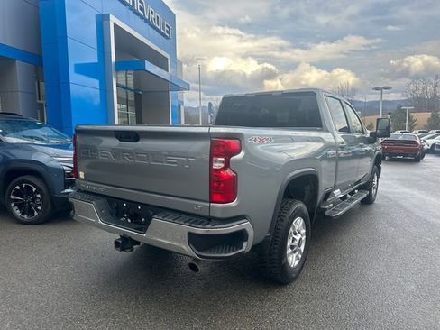 Used 2024 Chevrolet Silverado 2500 LT image 4