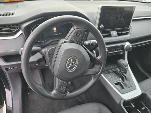 Used 2025 Toyota RAV4 XLE w/ Convenience Package image 17
