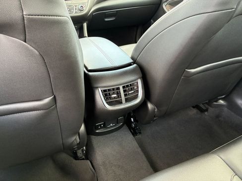 Used 2024 Chevrolet Malibu LT image 20