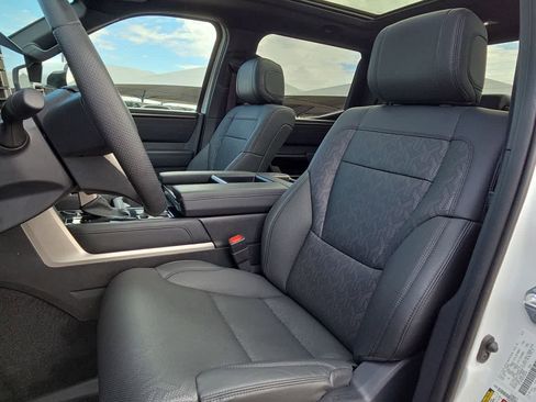 Used 2025 Toyota Tundra Limited image 15