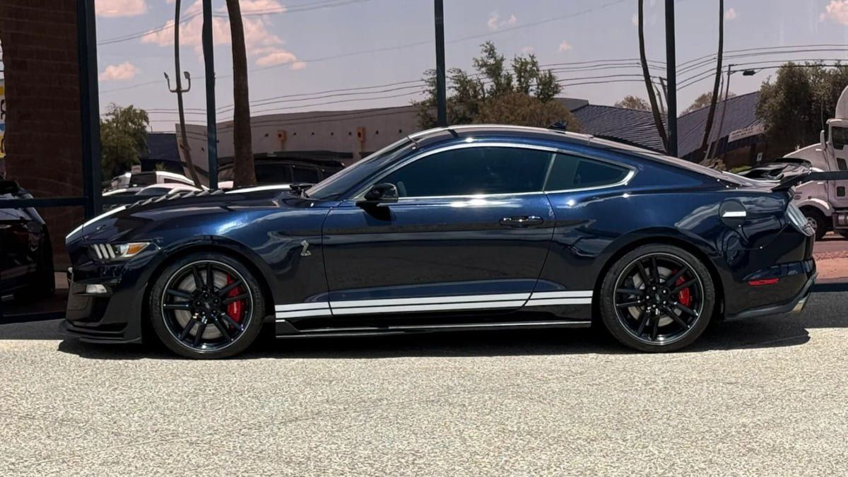 Used 2021 Ford Mustang Shelby GT500 w/ Technology Package RWD image 4