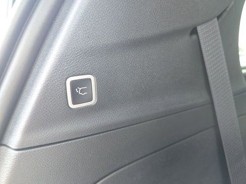 New 2025 Chrysler Pacifica Select w/ Uconnect Theater Family Group AWD/4WD image 25