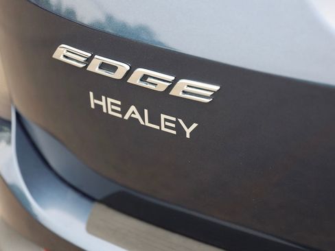 Used 2017 Ford Edge SEL w/ Equipment Group 201A AWD/4WD image 9