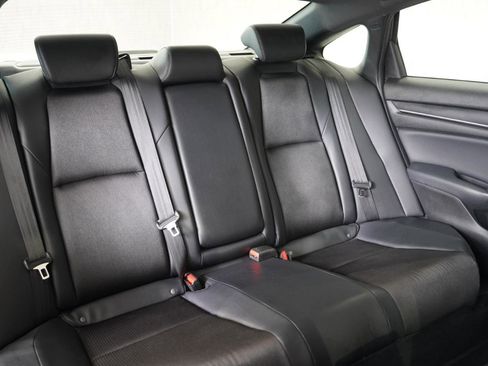 Used 2018 Honda Accord Sport image 36
