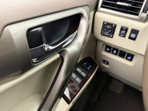 Used 2019 Lexus GX 460 Luxury AWD/4WD image 14