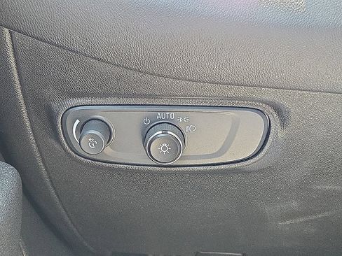 Used 2022 Chevrolet Equinox LT FWD image 25