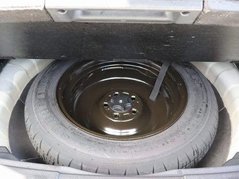 Used 2018 Nissan Rogue SV image 22