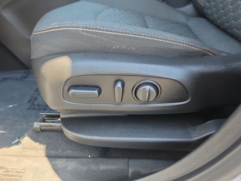 Certified 2019 Chevrolet Equinox LT FWD image 16