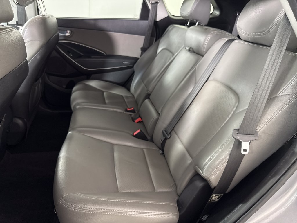 Used 2018 Hyundai Santa Fe SE FWD image 13