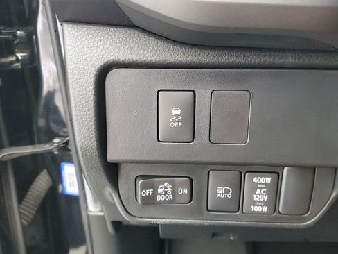 Used 2022 Toyota Tacoma TRD Off-Road AWD/4WD image 30