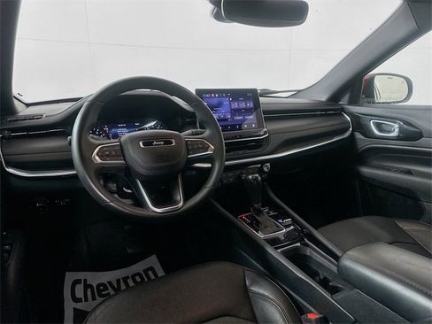 Used 2023 Jeep Compass Limited image 21