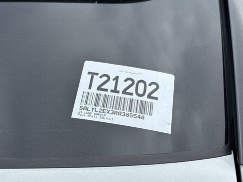 Certified 2024 Land Rover Range Rover Velar Dynamic SE AWD/4WD image 35