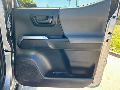 Used 2021 Toyota Tacoma SR5 w/ SR5 Appearance Package (SM) RWD image 22