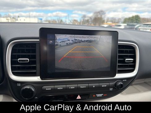 Certified 2025 Hyundai Venue SEL image 22