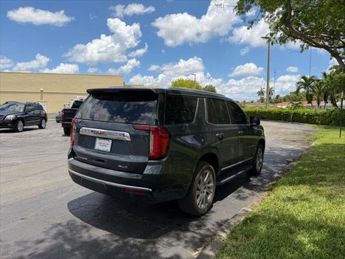 Used 2021 GMC Yukon SLT w/ SLT Premium Package AWD/4WD image 5