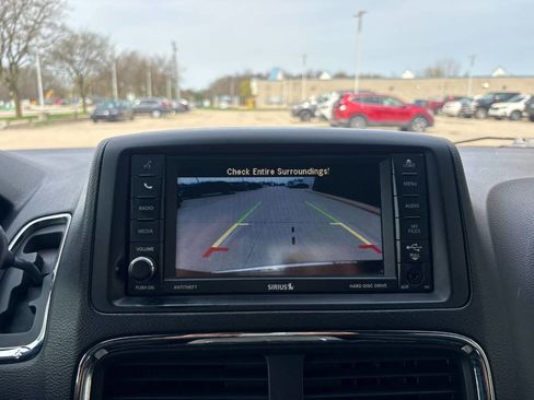 Used 2017 Dodge Grand Caravan SXT image 14