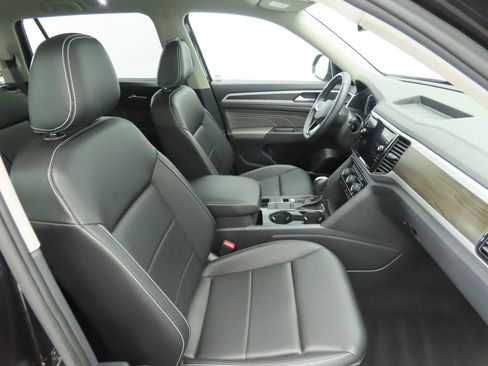 Certified 2023 Volkswagen Atlas SE w/ Panoramic Sunroof Package image 18