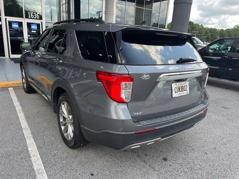 Certified 2022 Ford Explorer XLT w/ Equipment Group 202A RWD image 3