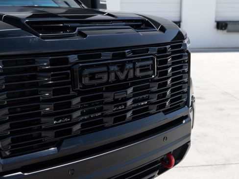 Used 2024 GMC Sierra 3500 Denali Ultimate AWD/4WD image 5