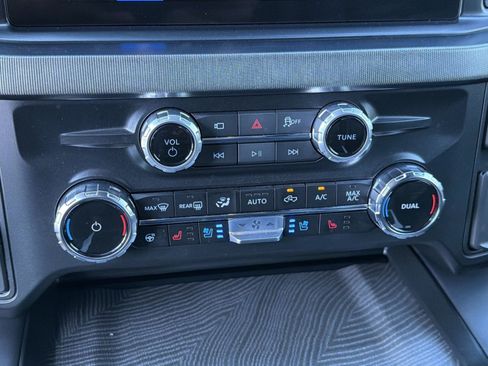 Used 2025 Ford F350 Platinum w/ FX4 Off-Road Package AWD/4WD image 23