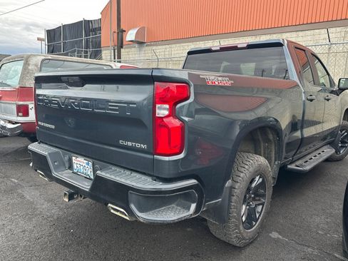 Used 2019 Chevrolet Silverado 1500 Custom Trail Boss w/ Custom Convenience Package image 2