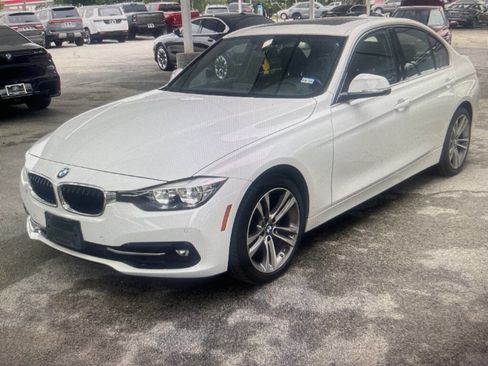 Used 2017 BMW 330i Sedan RWD image 1