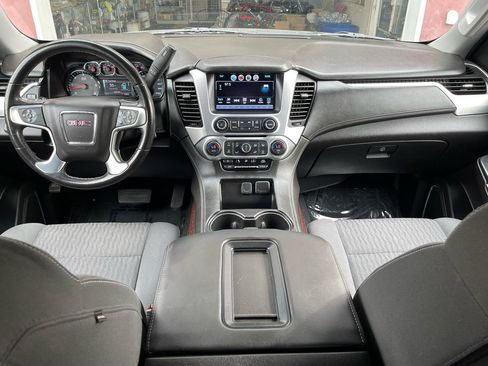 Used 2019 GMC Yukon XL SLE AWD/4WD image 3