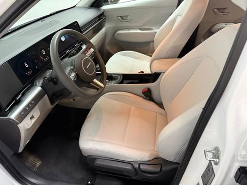 Certified 2024 Hyundai Kona SE image 18