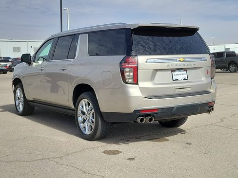 Used 2024 Chevrolet Suburban High Country w/ Advanced Technology Package image 3