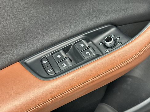 Used 2023 Audi Q7 2.0T Premium Plus AWD/4WD image 11