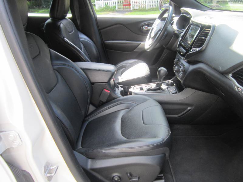 Used 2019 Jeep Cherokee High Altitude AWD/4WD image 10